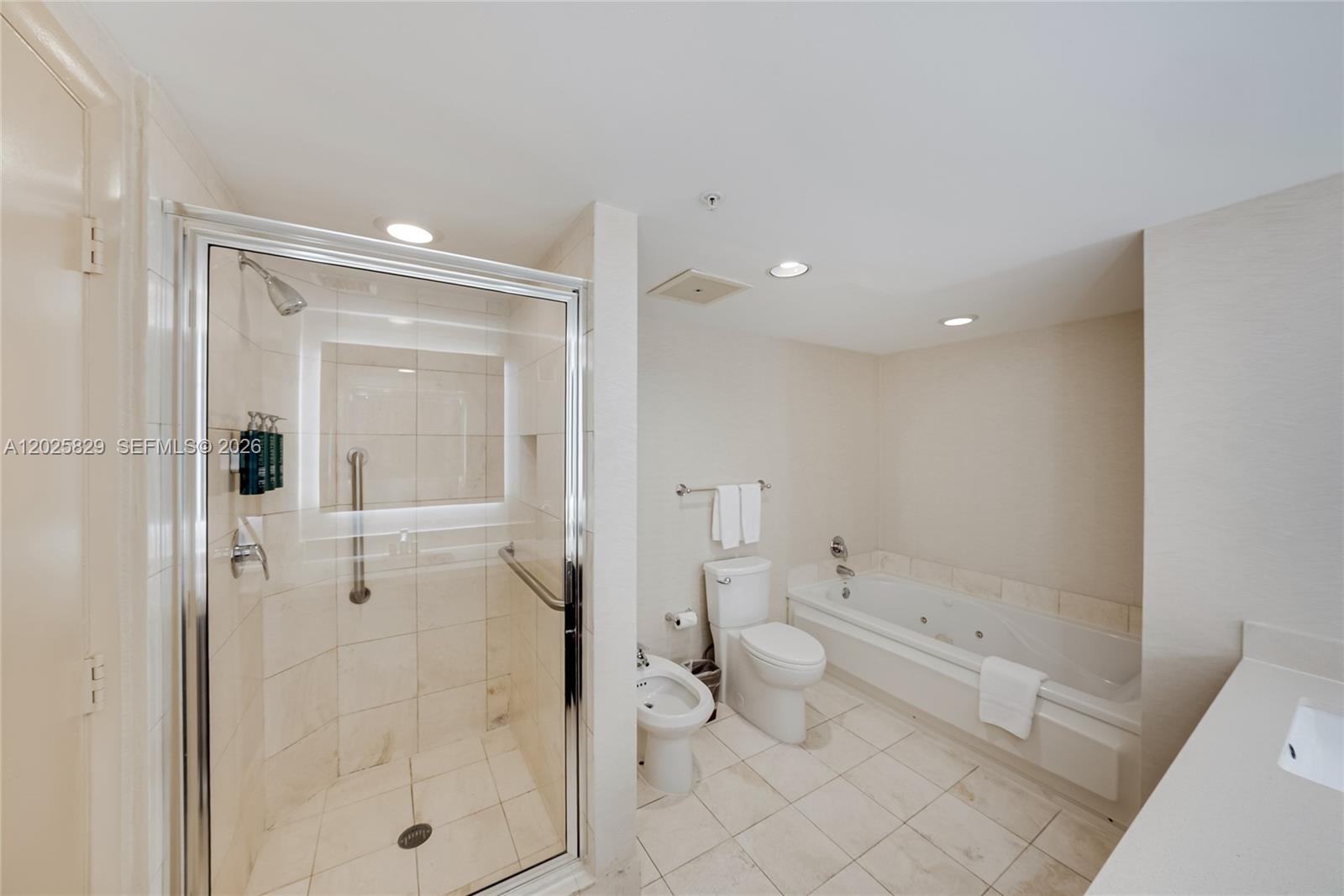 17375 Collins Ave #2403 Sunny Isles Beach, FL 33160