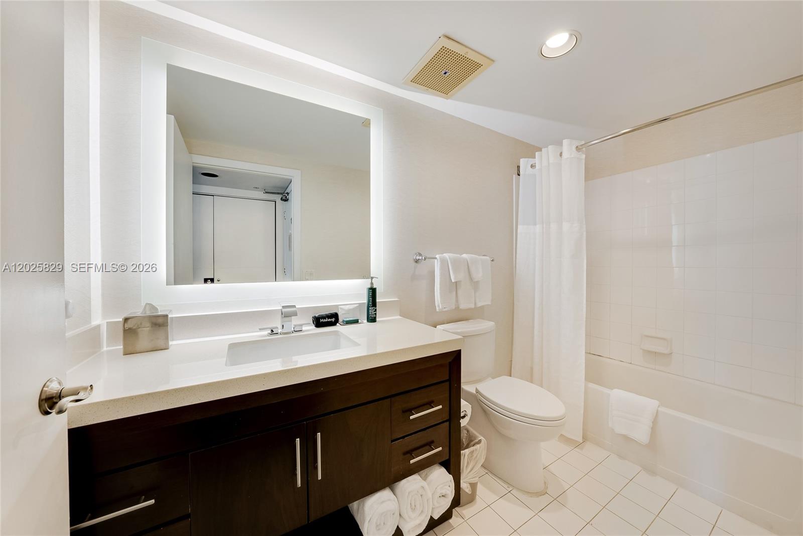 17375 Collins Ave #2403 Sunny Isles Beach, FL 33160