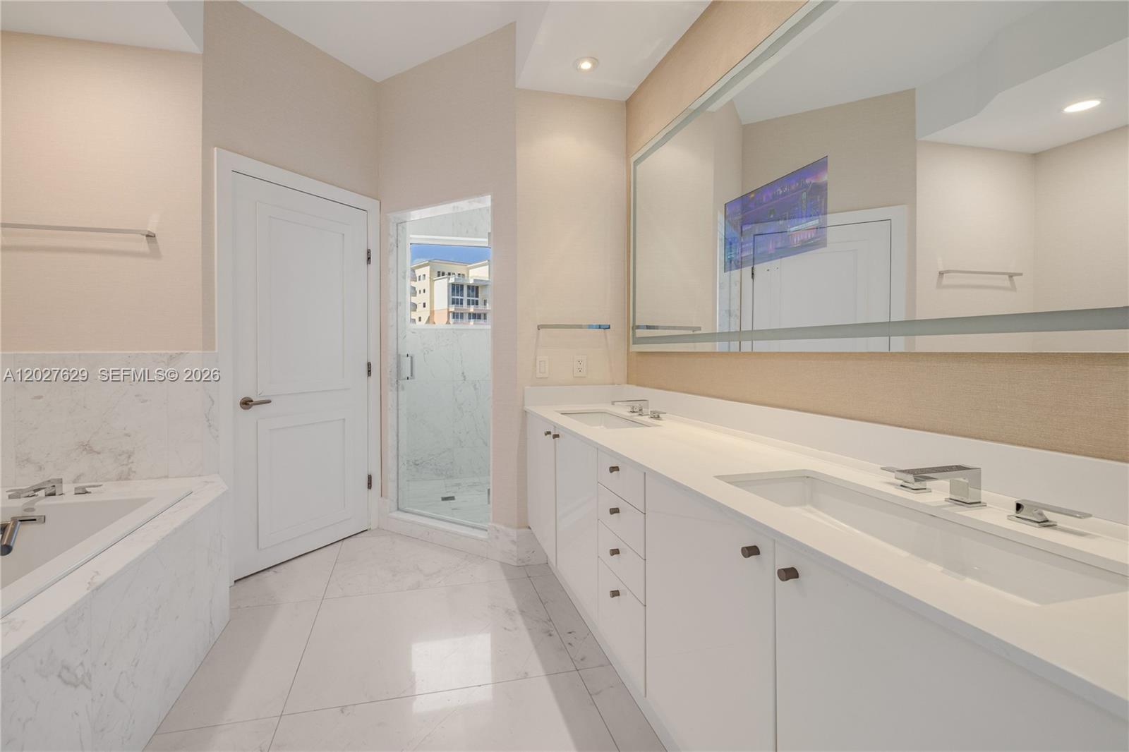 799 Crandon Blvd #PH-8 Key Biscayne, FL 33149