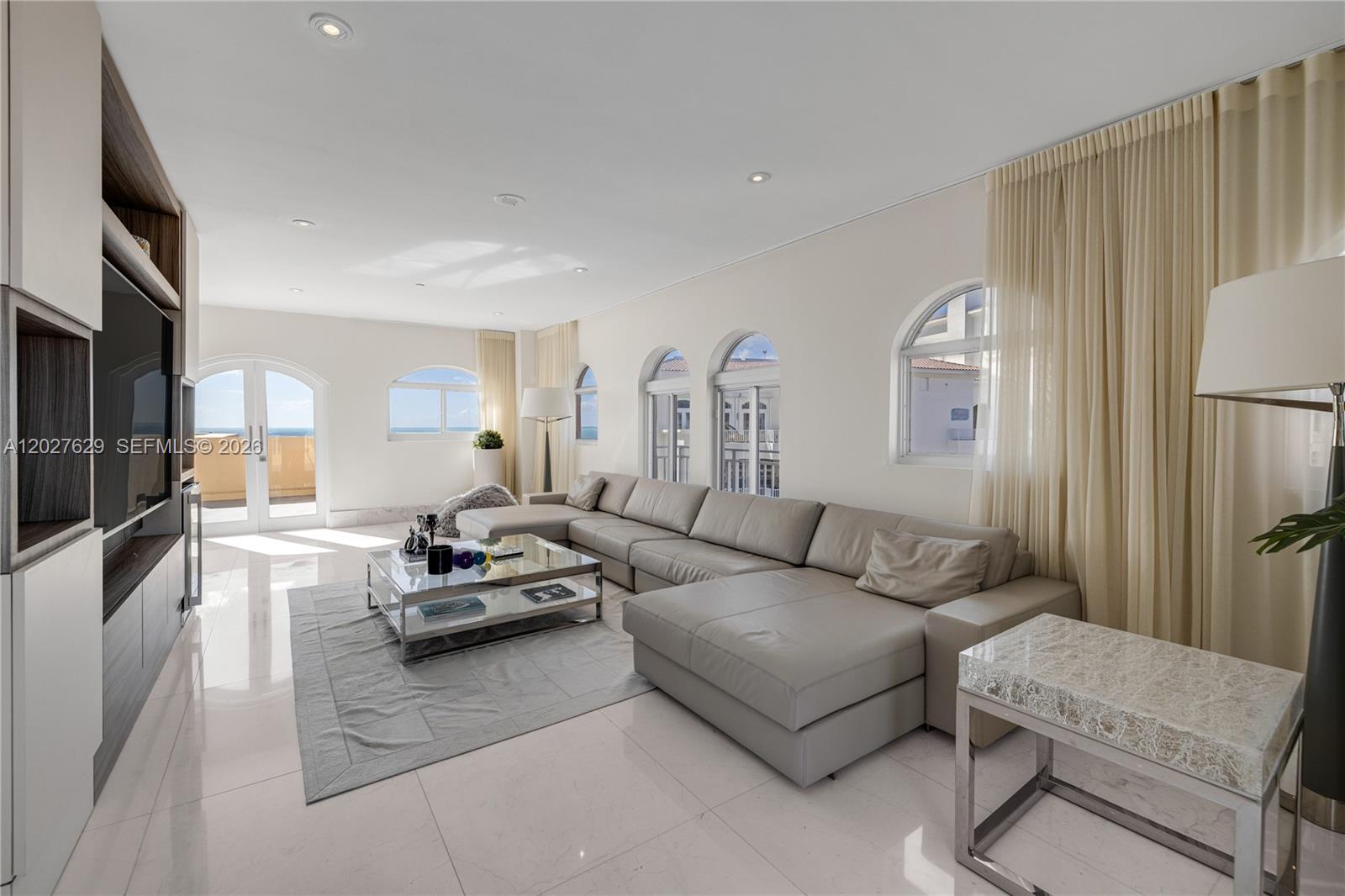 799 Crandon Blvd #PH-8 Key Biscayne, FL 33149