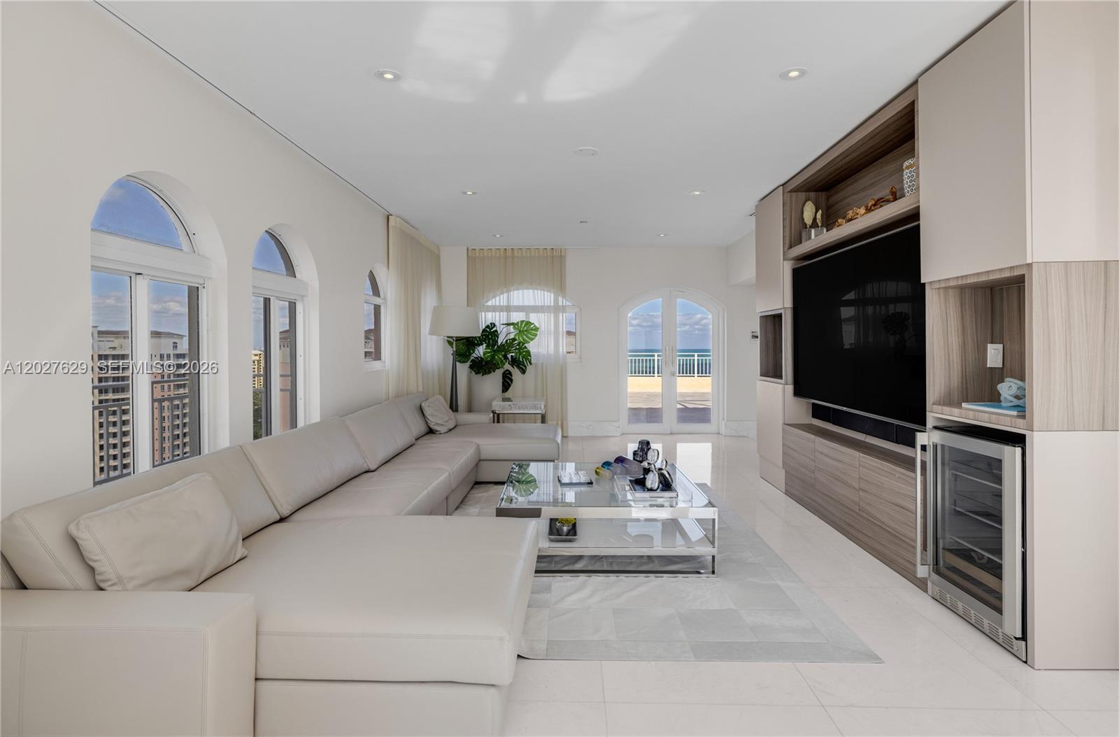 799 Crandon Blvd #PH-8 Key Biscayne, FL 33149
