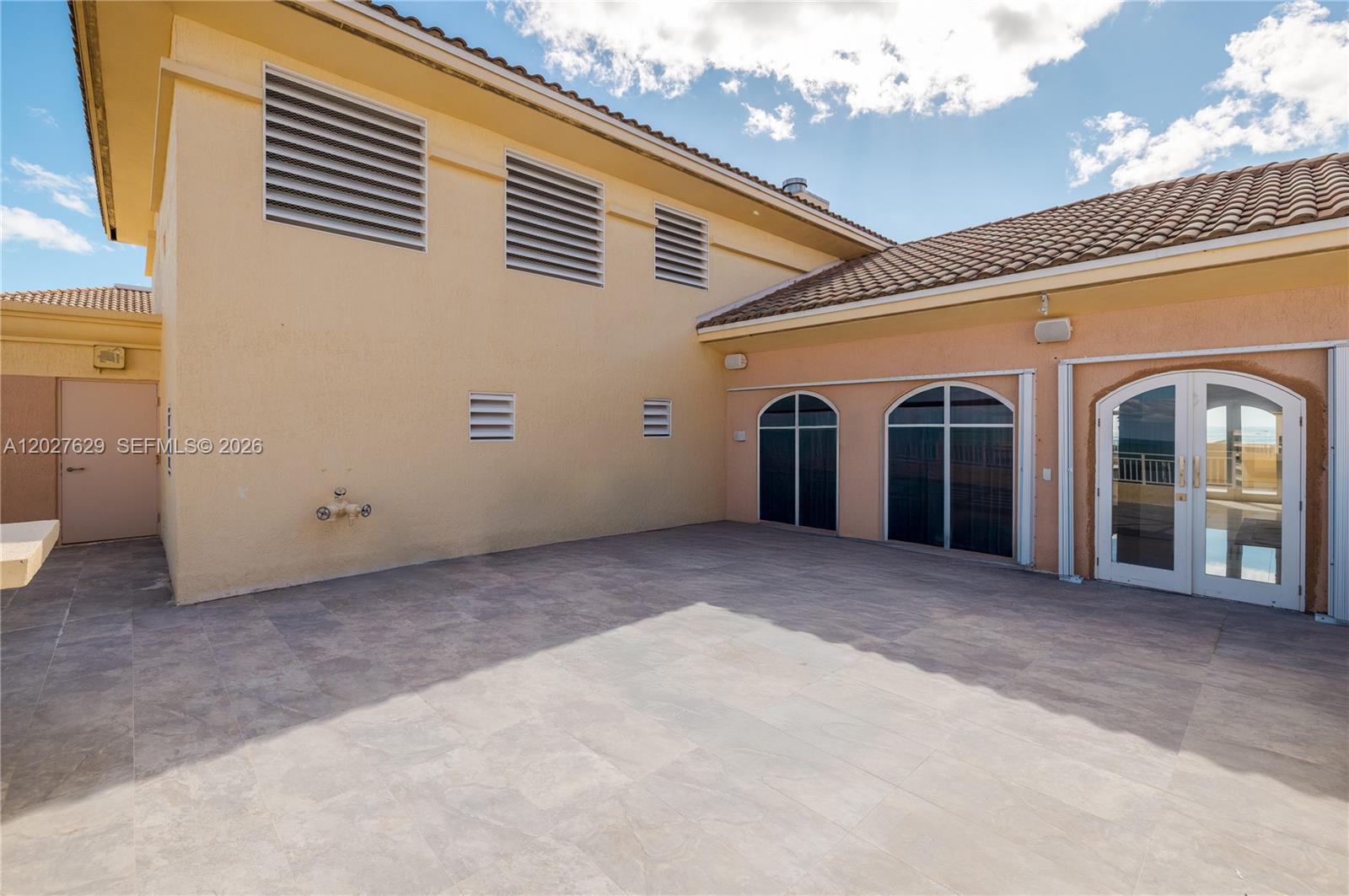 799 Crandon Blvd #PH-8 Key Biscayne, FL 33149