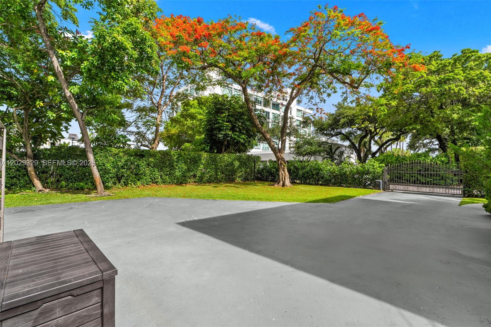 646 NE 81st St Miami, FL 33138