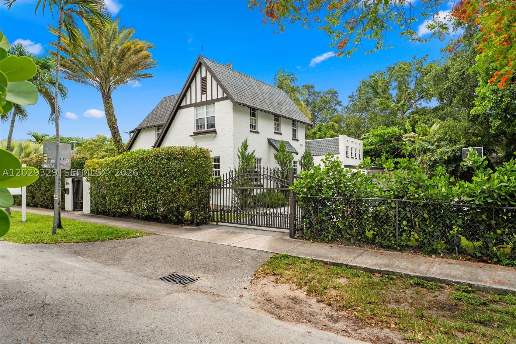 646 NE 81st St Miami, FL 33138