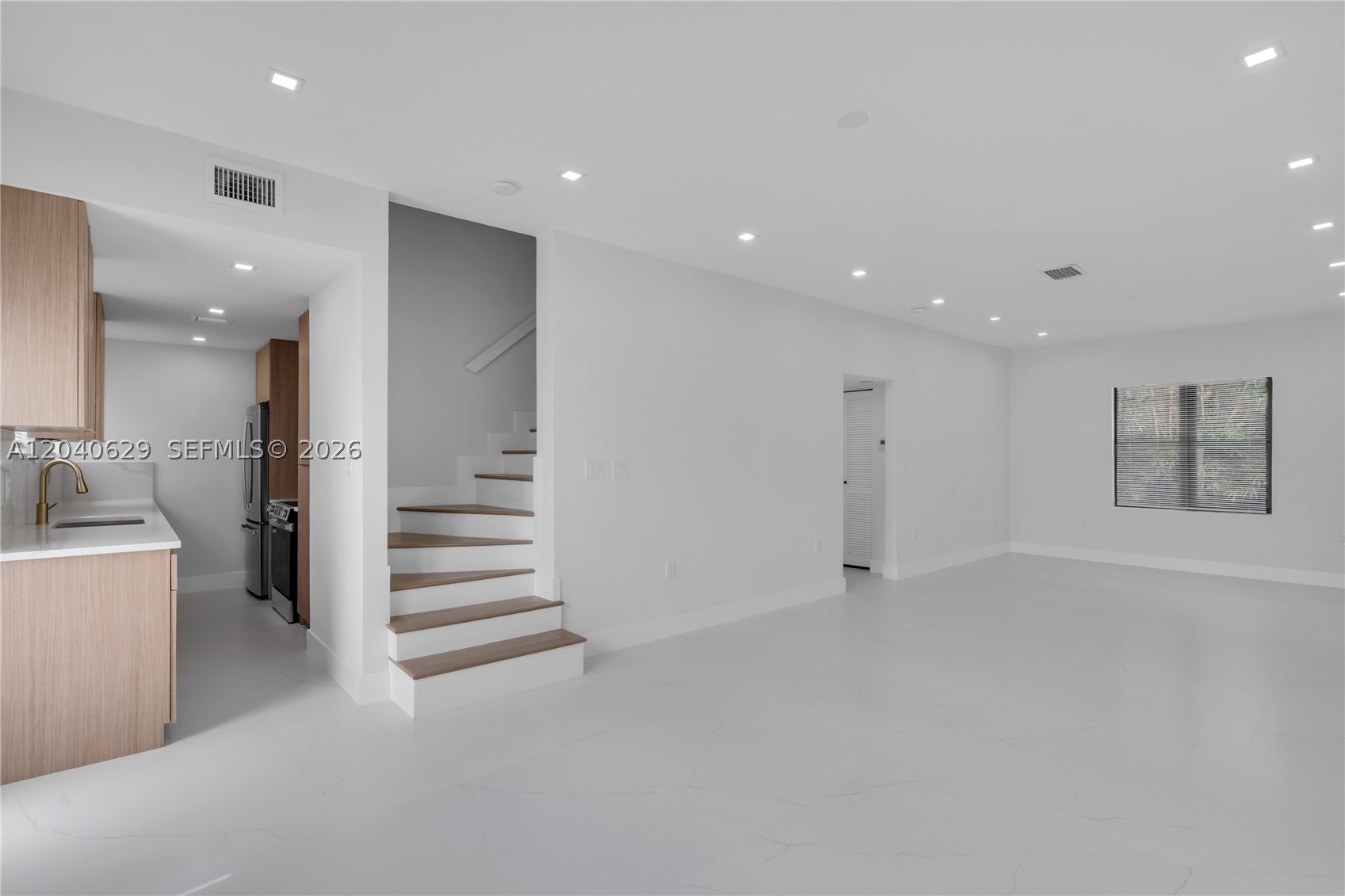 337 W 28th St Miami Beach, FL 33140