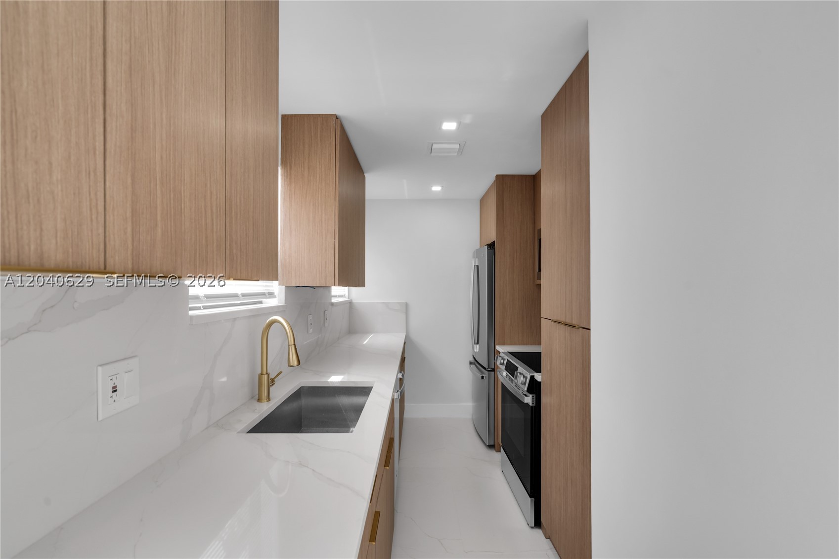 337 W 28th St Miami Beach, FL 33140