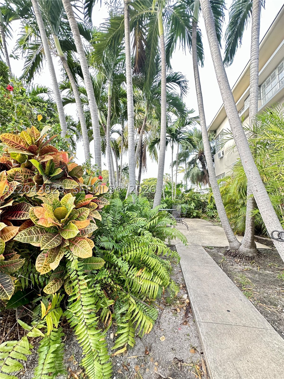 836 10th St #5 Miami Beach, FL 33139
