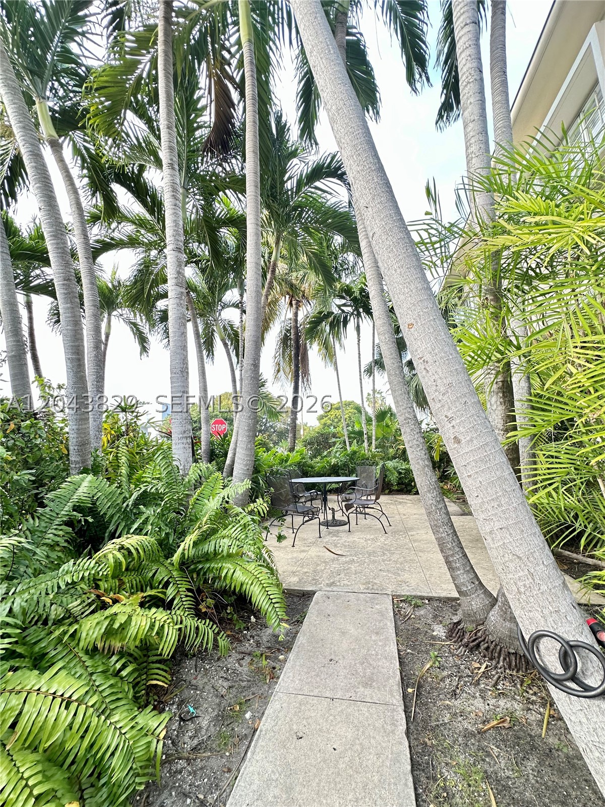 836 10th St #5 Miami Beach, FL 33139