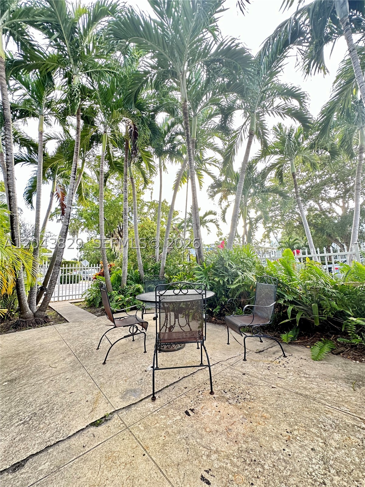 836 10th St #5 Miami Beach, FL 33139