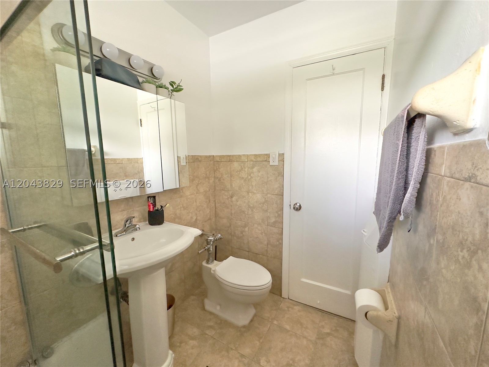 836 10th St #5 Miami Beach, FL 33139