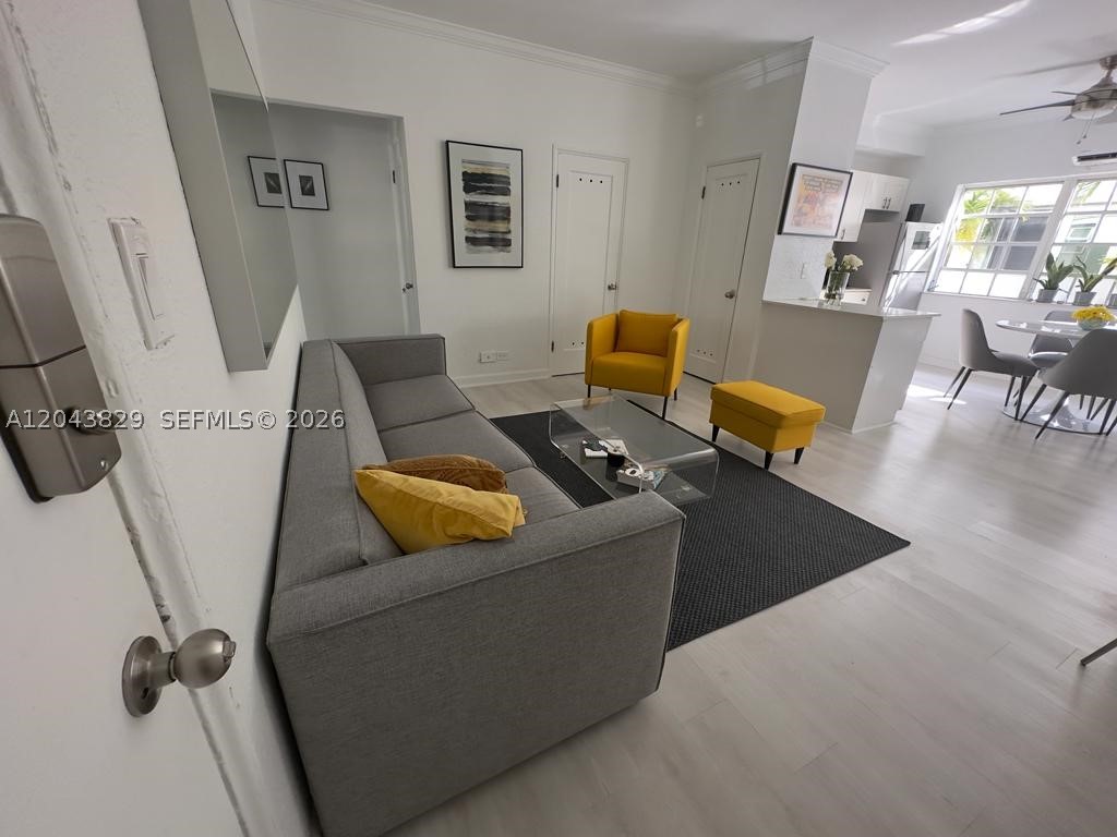 836 10th St #5 Miami Beach, FL 33139
