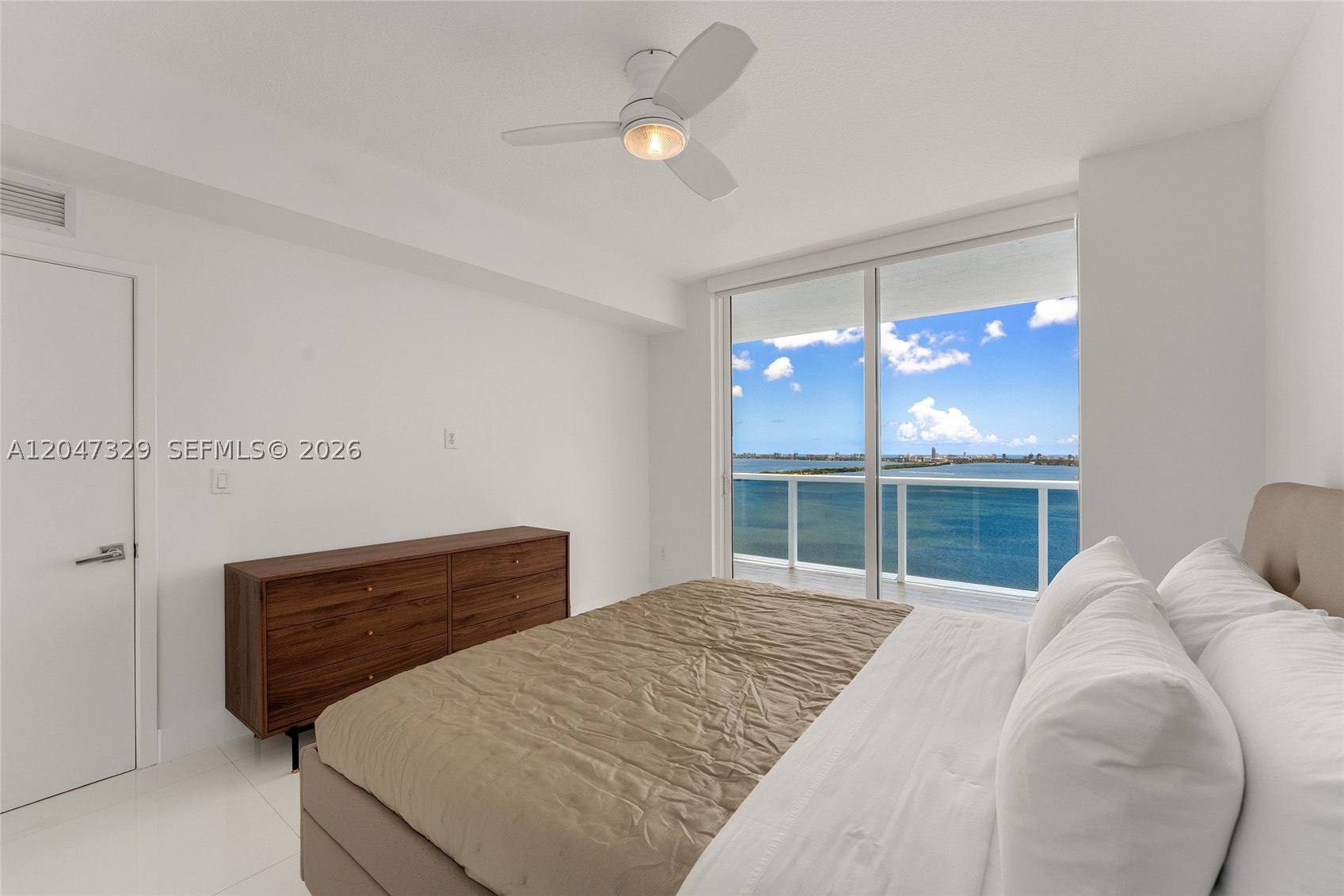 image Bay House14