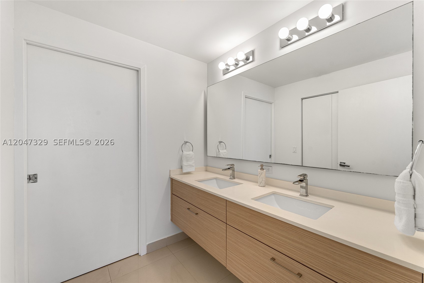 image Bay House18