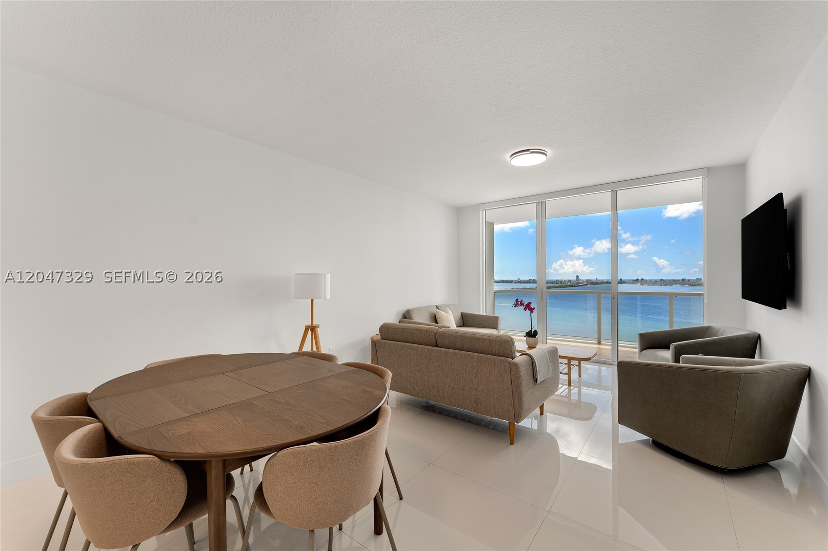 image Bay House7