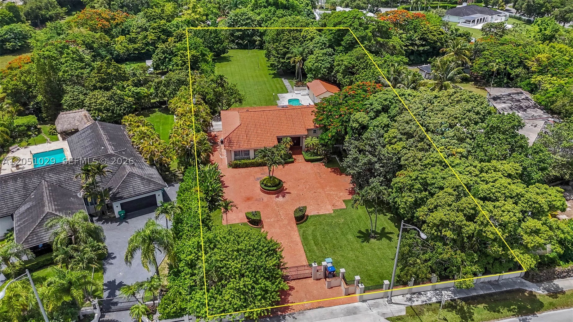 7030 Sunset Dr Miami, FL 33143