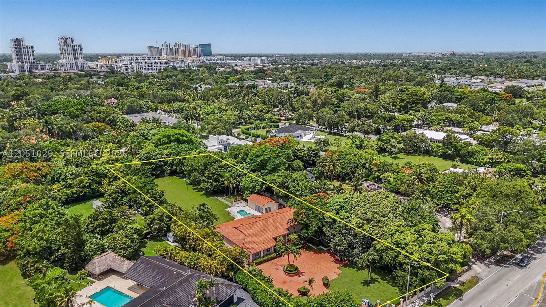 7030 Sunset Dr Miami, FL 33143
