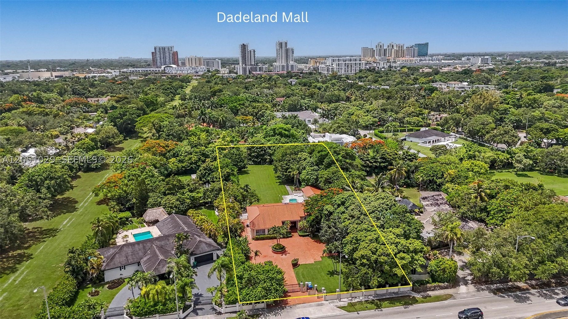 7030 Sunset Dr Miami, FL 33143