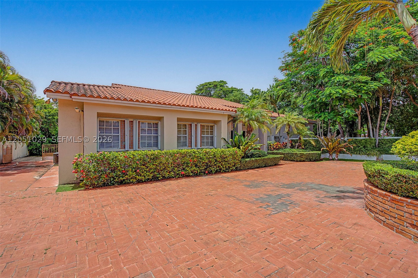 7030 Sunset Dr Miami, FL 33143
