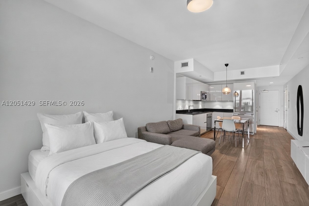 image 1010 Brickell10