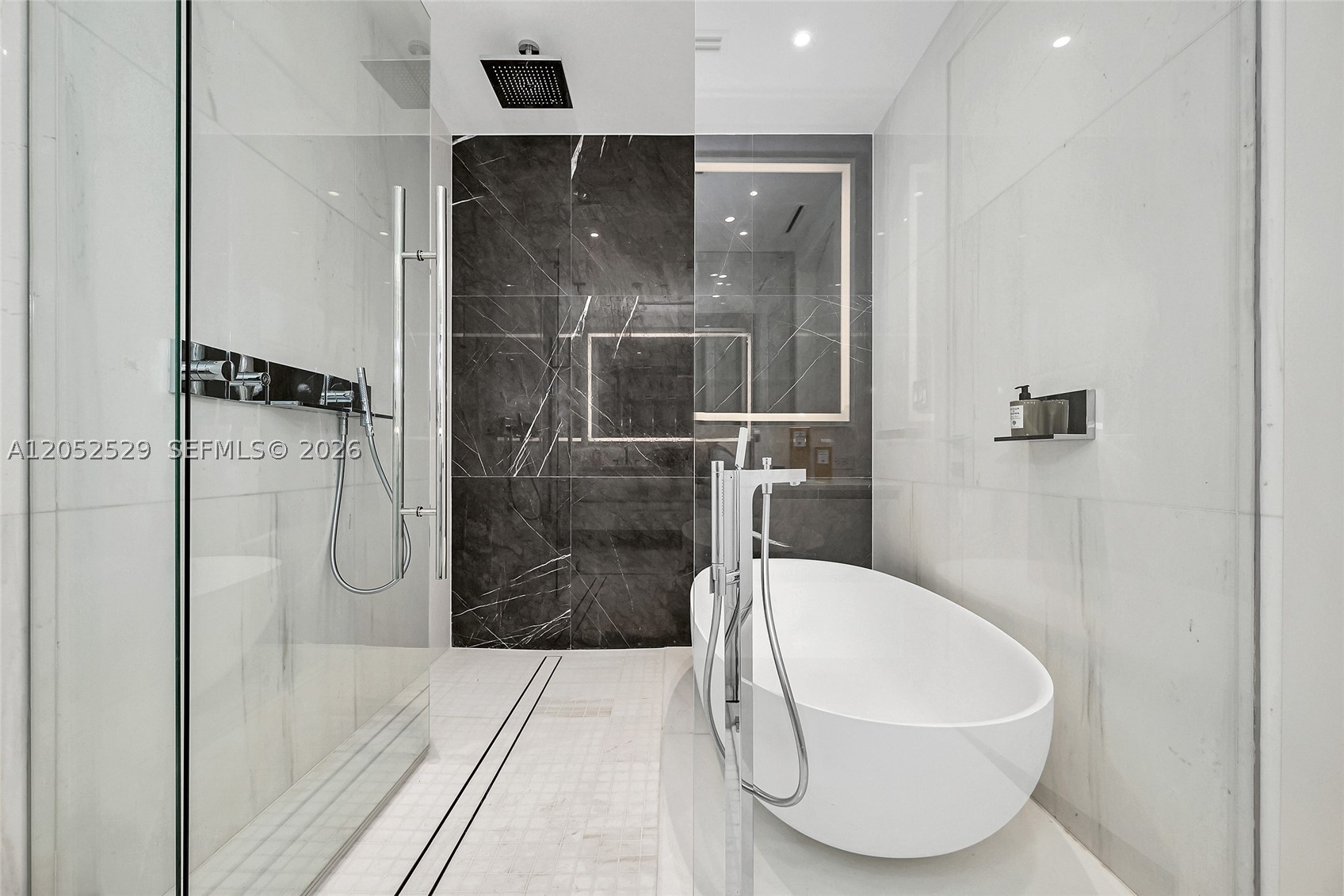 image Aston Martin Residences17