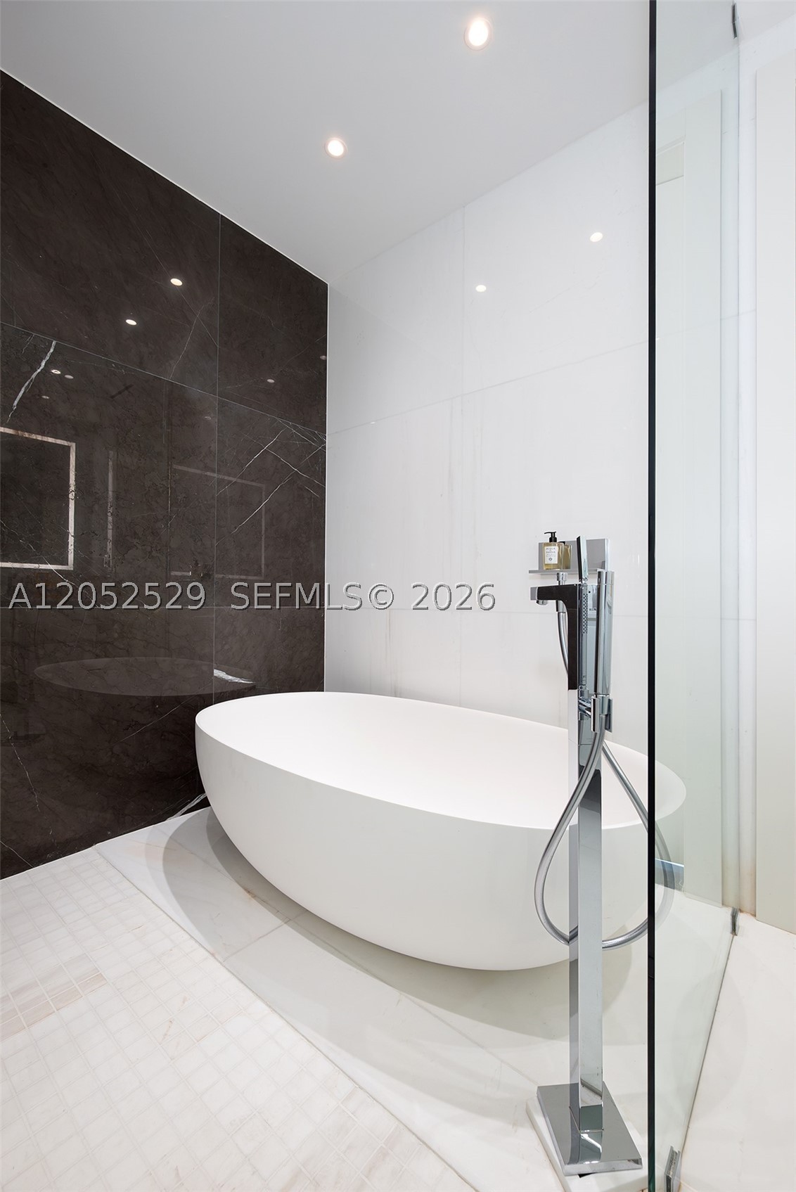 image Aston Martin Residences18