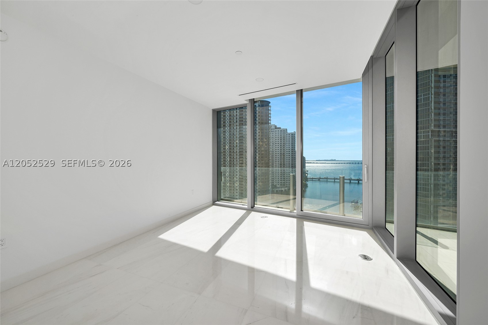 image Aston Martin Residences23