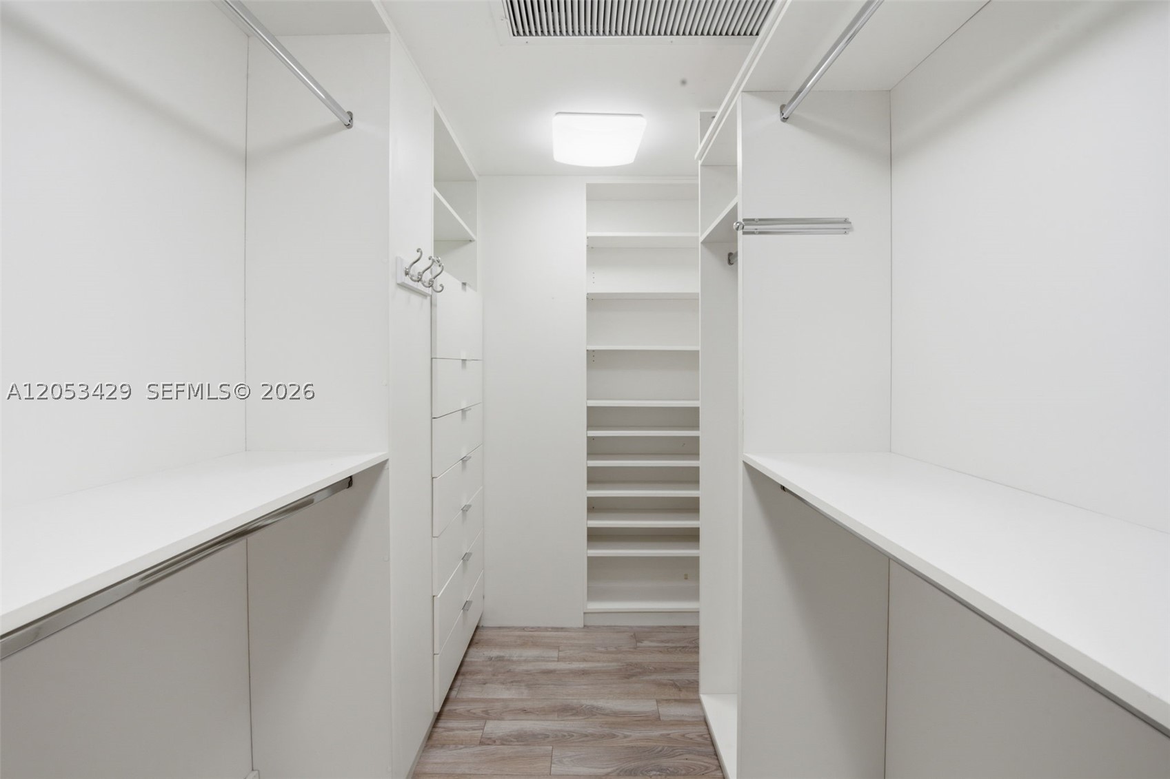 90 Edgewater Dr #225 Coral Gables, FL 33133