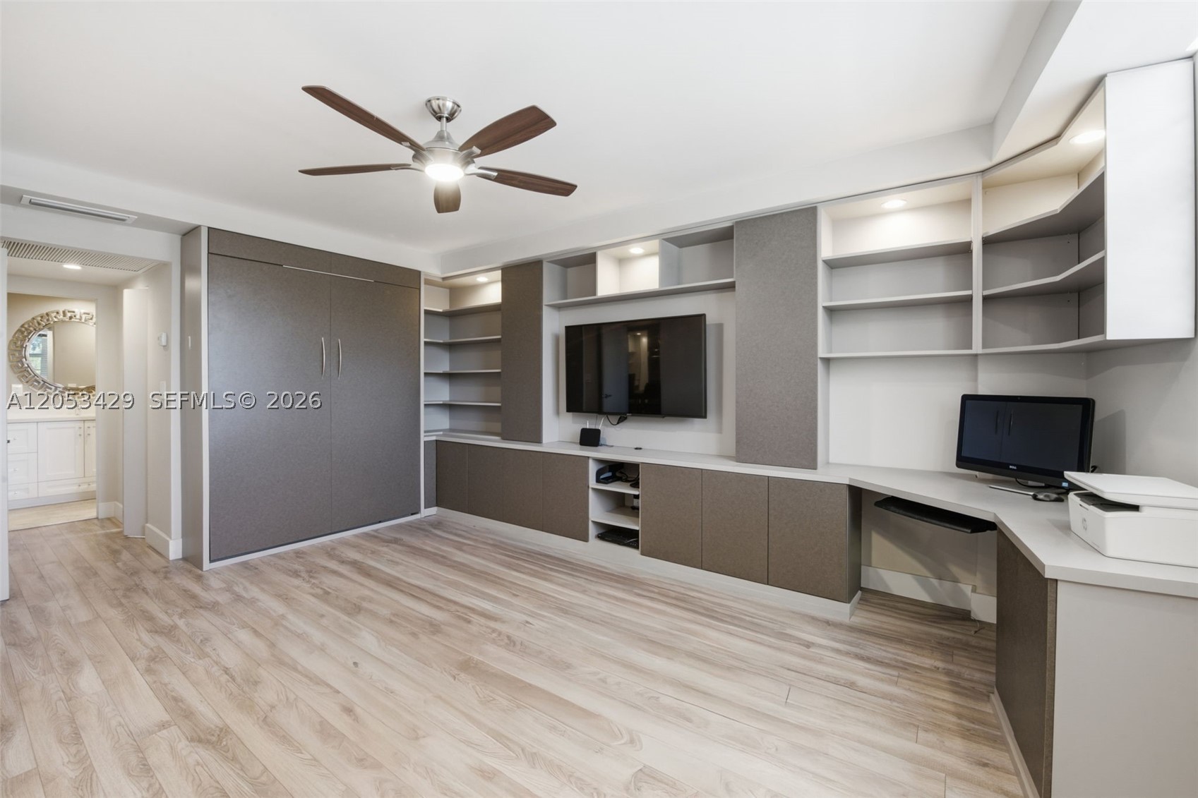 90 Edgewater Dr #225 Coral Gables, FL 33133