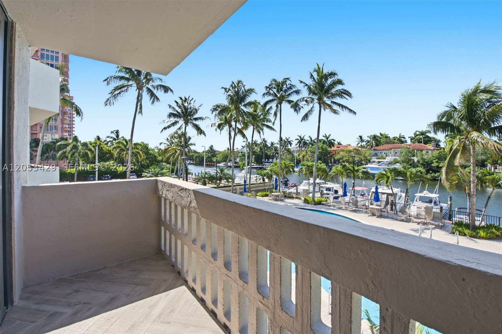 90 Edgewater Dr #225 Coral Gables, FL 33133