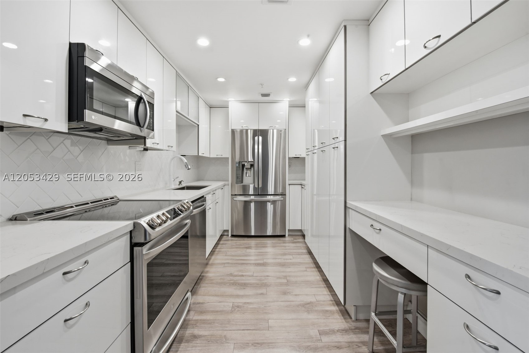 90 Edgewater Dr #225 Coral Gables, FL 33133