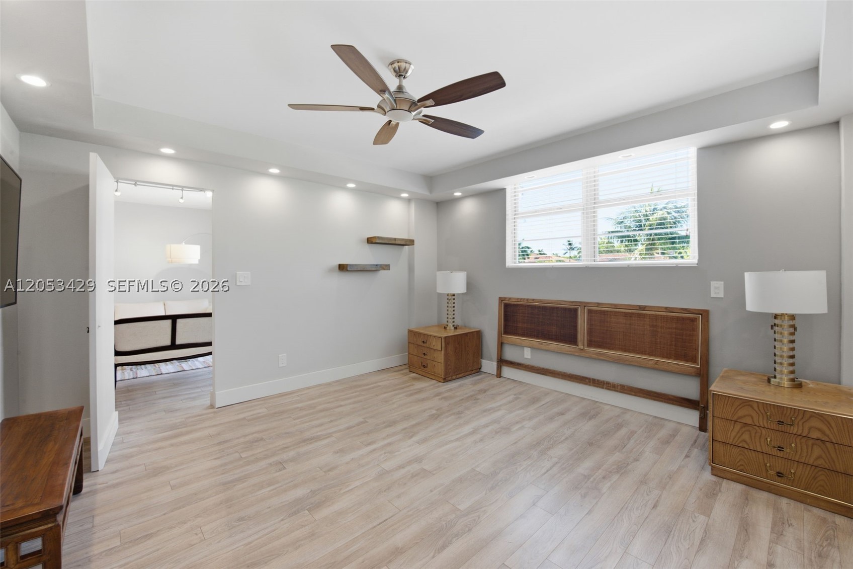 90 Edgewater Dr #225 Coral Gables, FL 33133