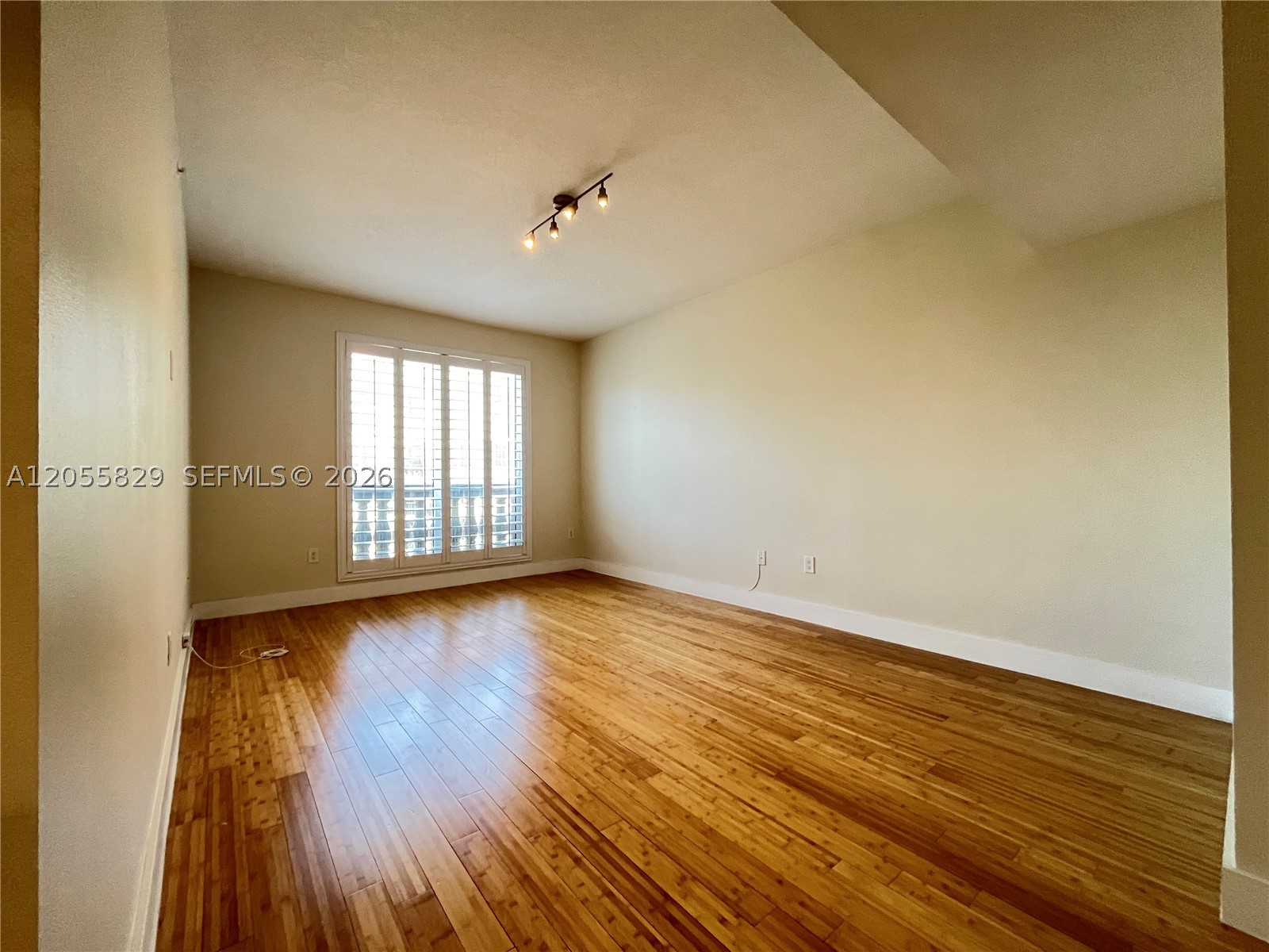 image Ten Aragon Condo13