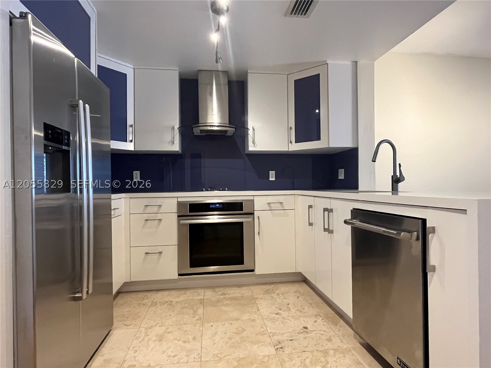 image Ten Aragon Condo2