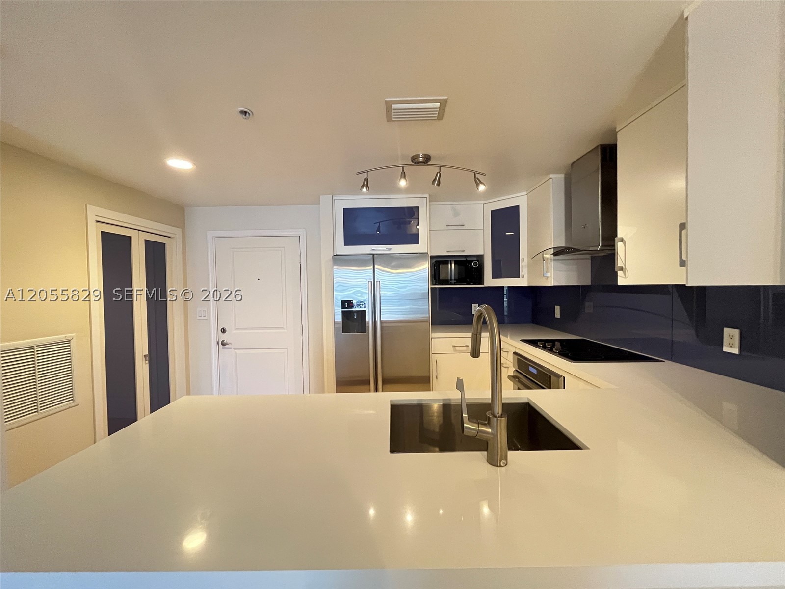 image Ten Aragon Condo3