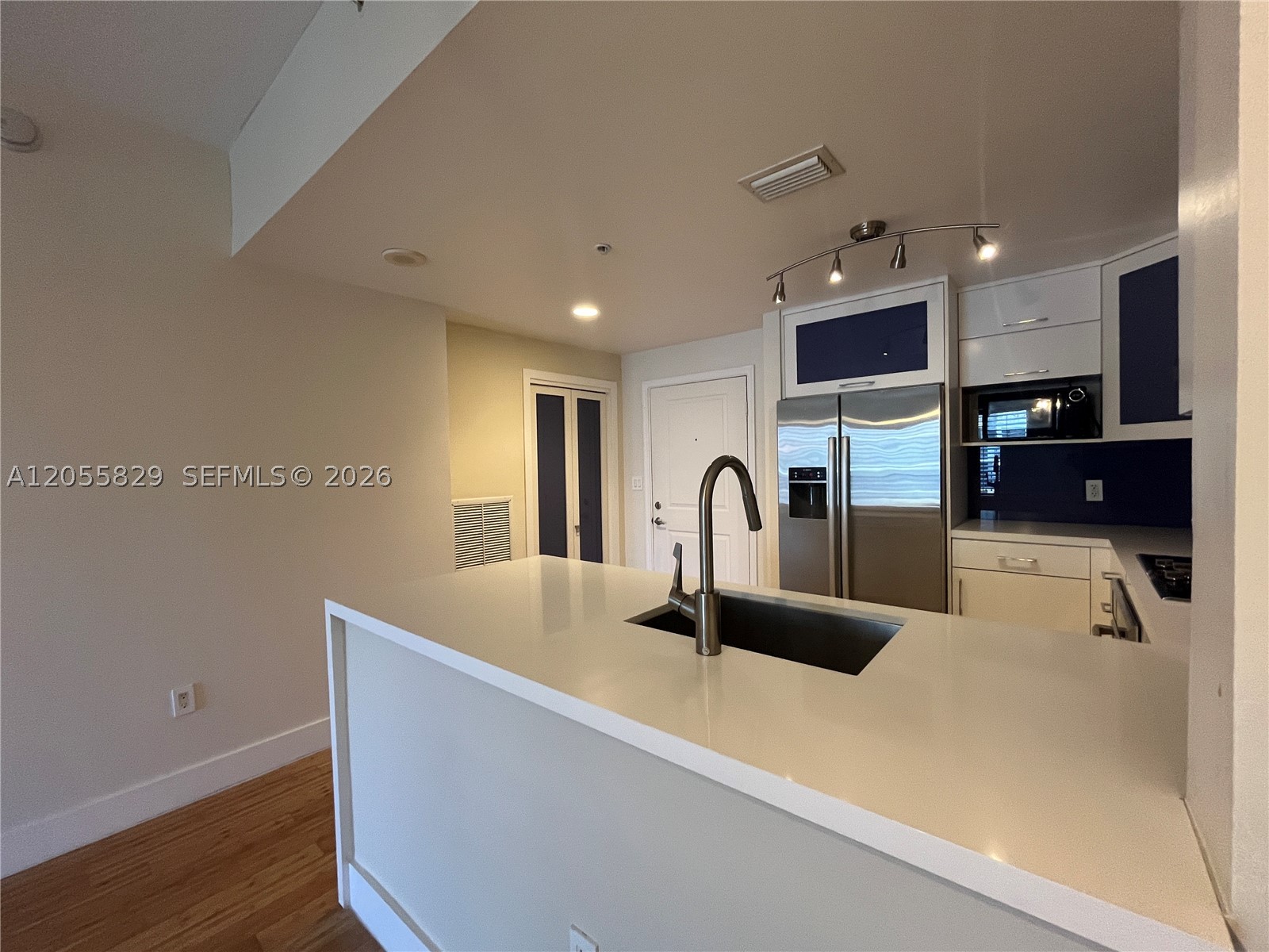 image Ten Aragon Condo4