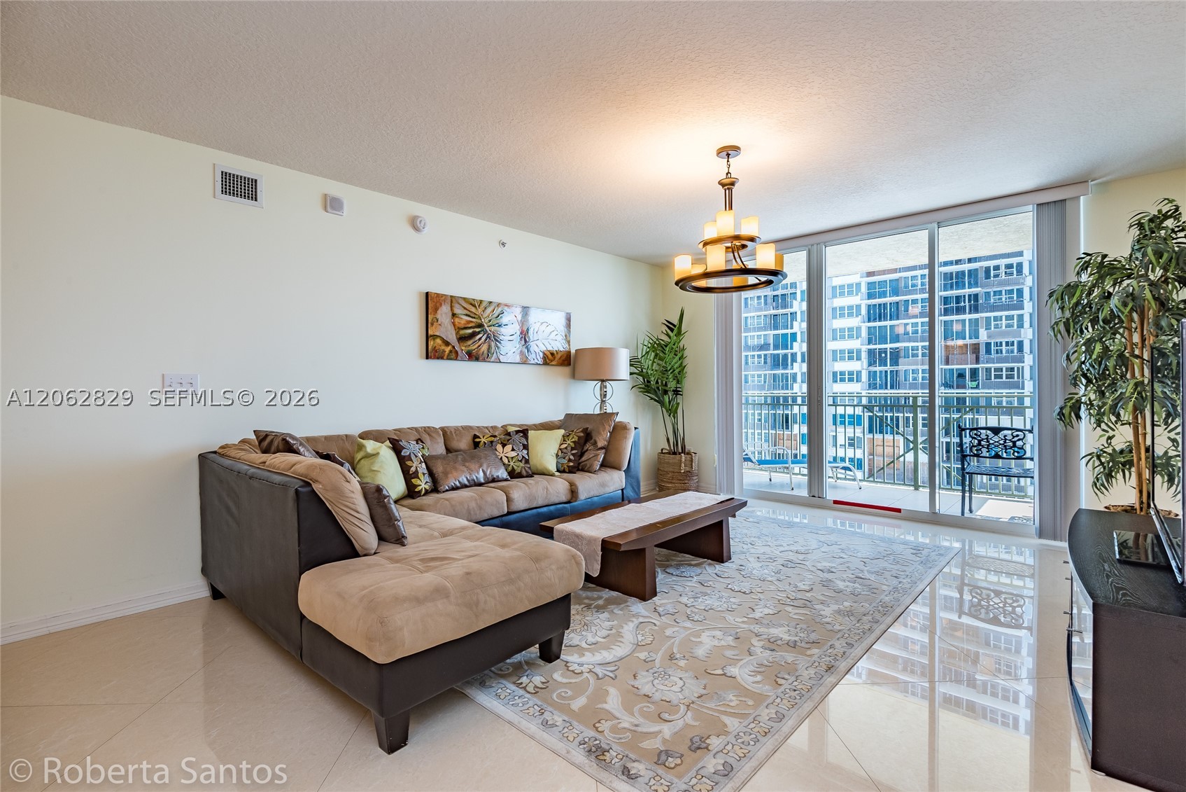 image 2080 Ocean Drive11