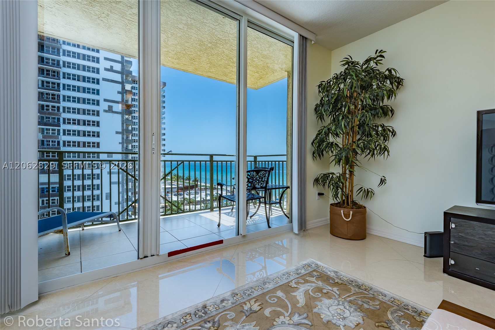 image 2080 Ocean Drive14