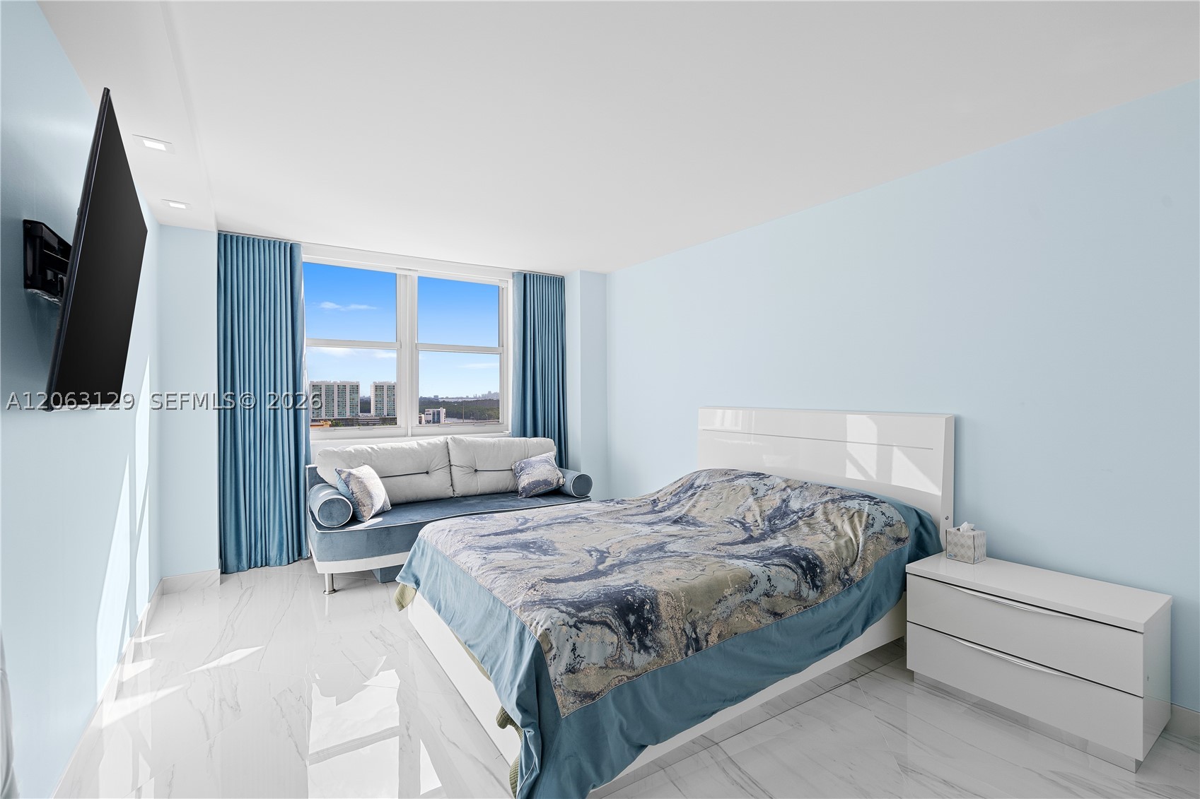 image Winston Towers 1008