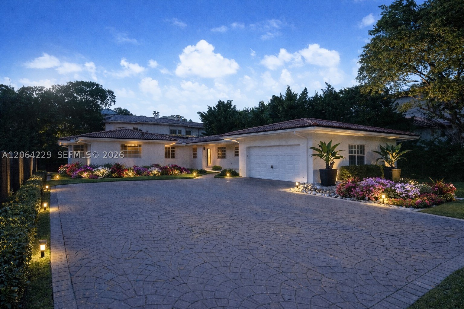 52 Camden Dr