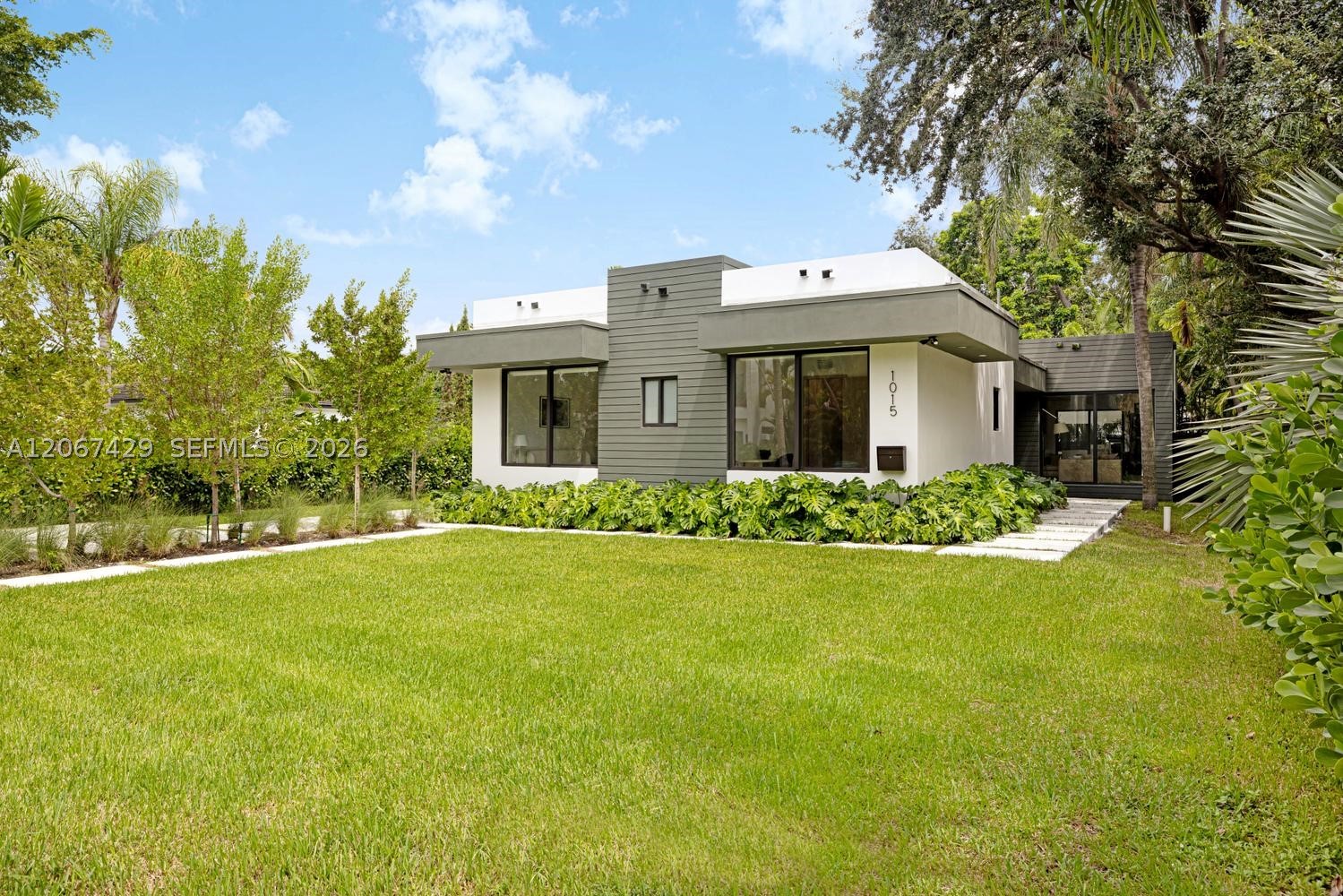 1015 NE 114th St Biscayne Park, FL 33161