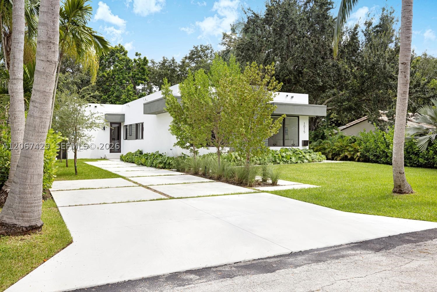 1015 NE 114th St Biscayne Park, FL 33161