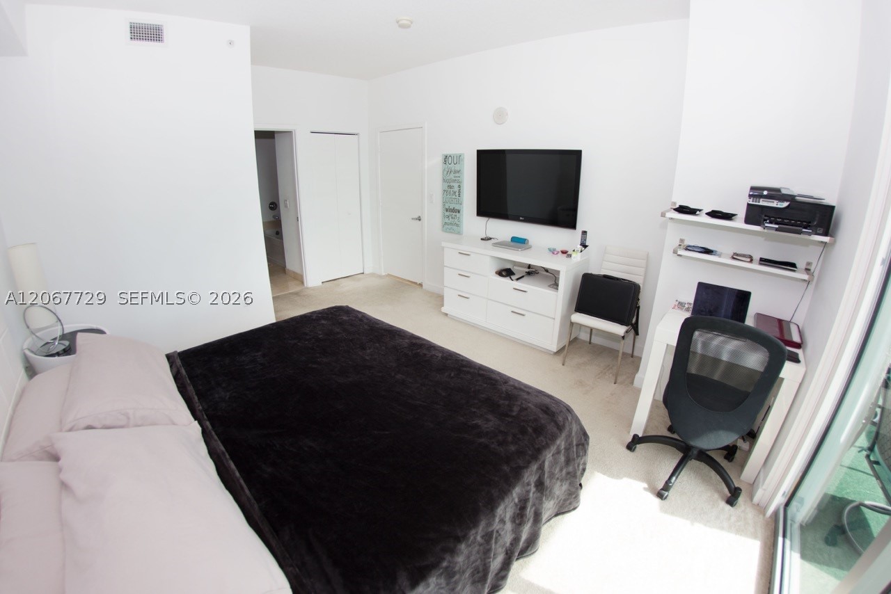 image Axis on Brickell South7
