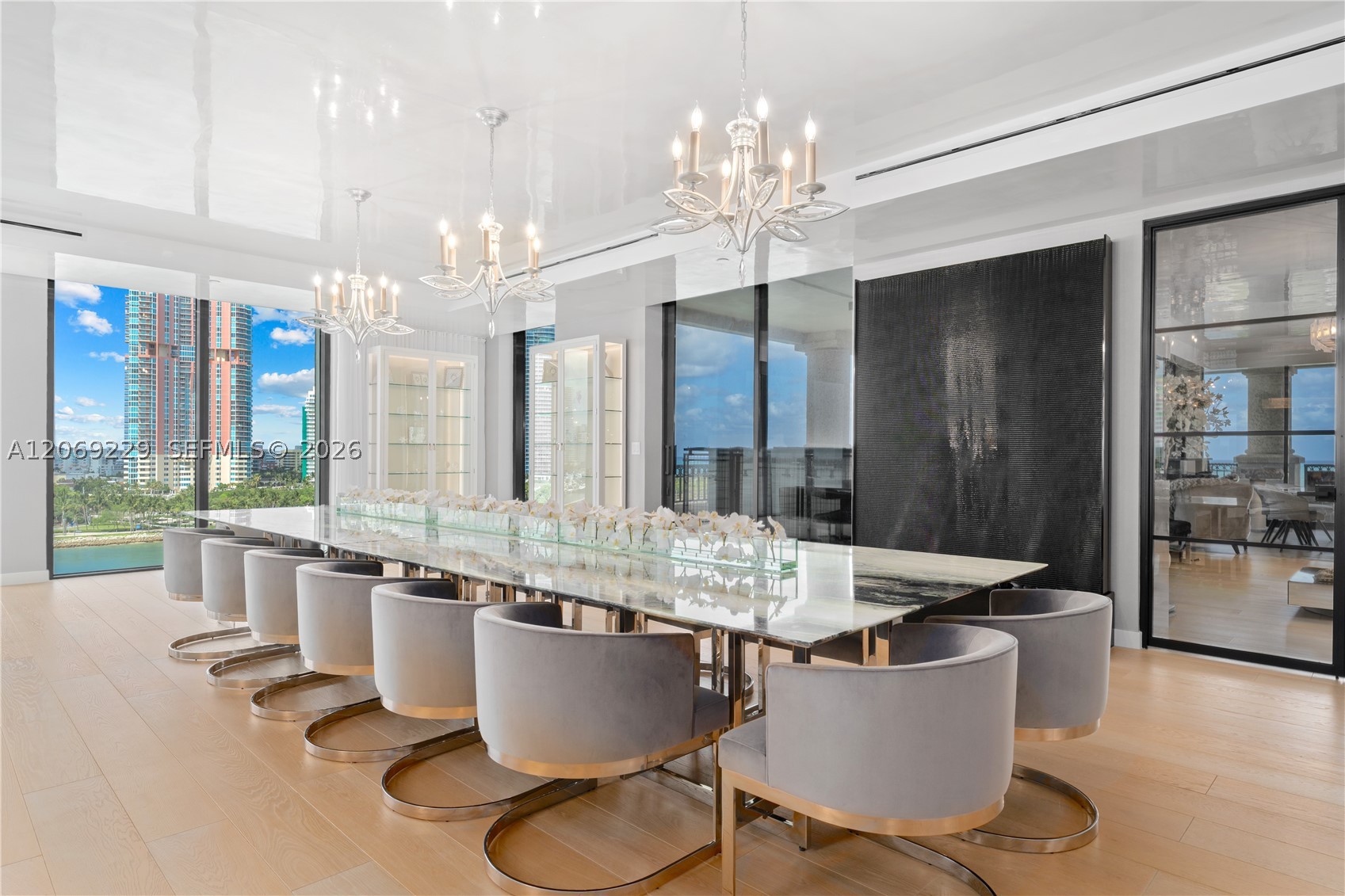 6893 Fisher Is Dr 6893rd Lphcenter #6893 Miami Beach, FL 33109