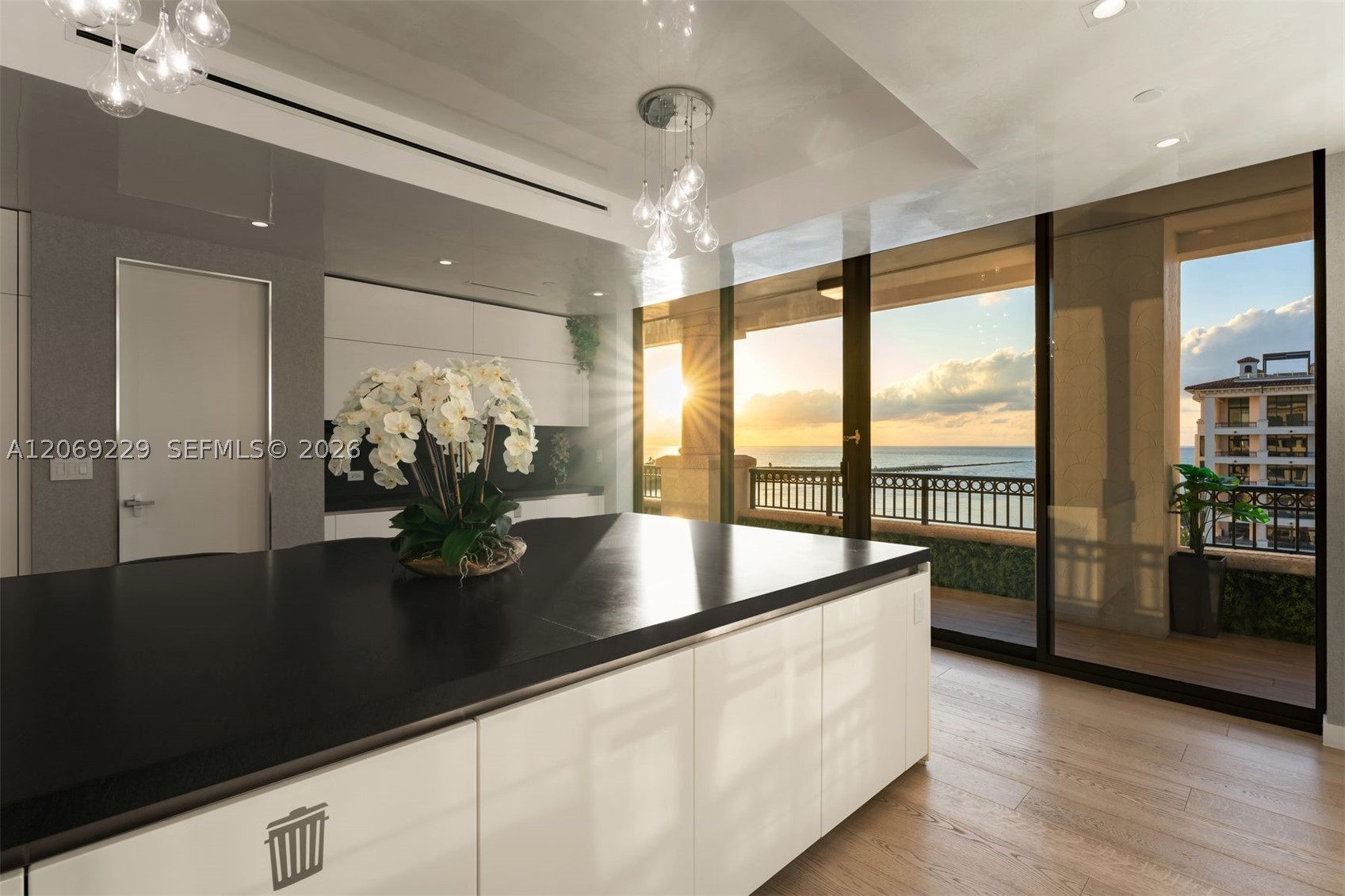 6893 Fisher Is Dr 6893rd Lphcenter #6893 Miami Beach, FL 33109