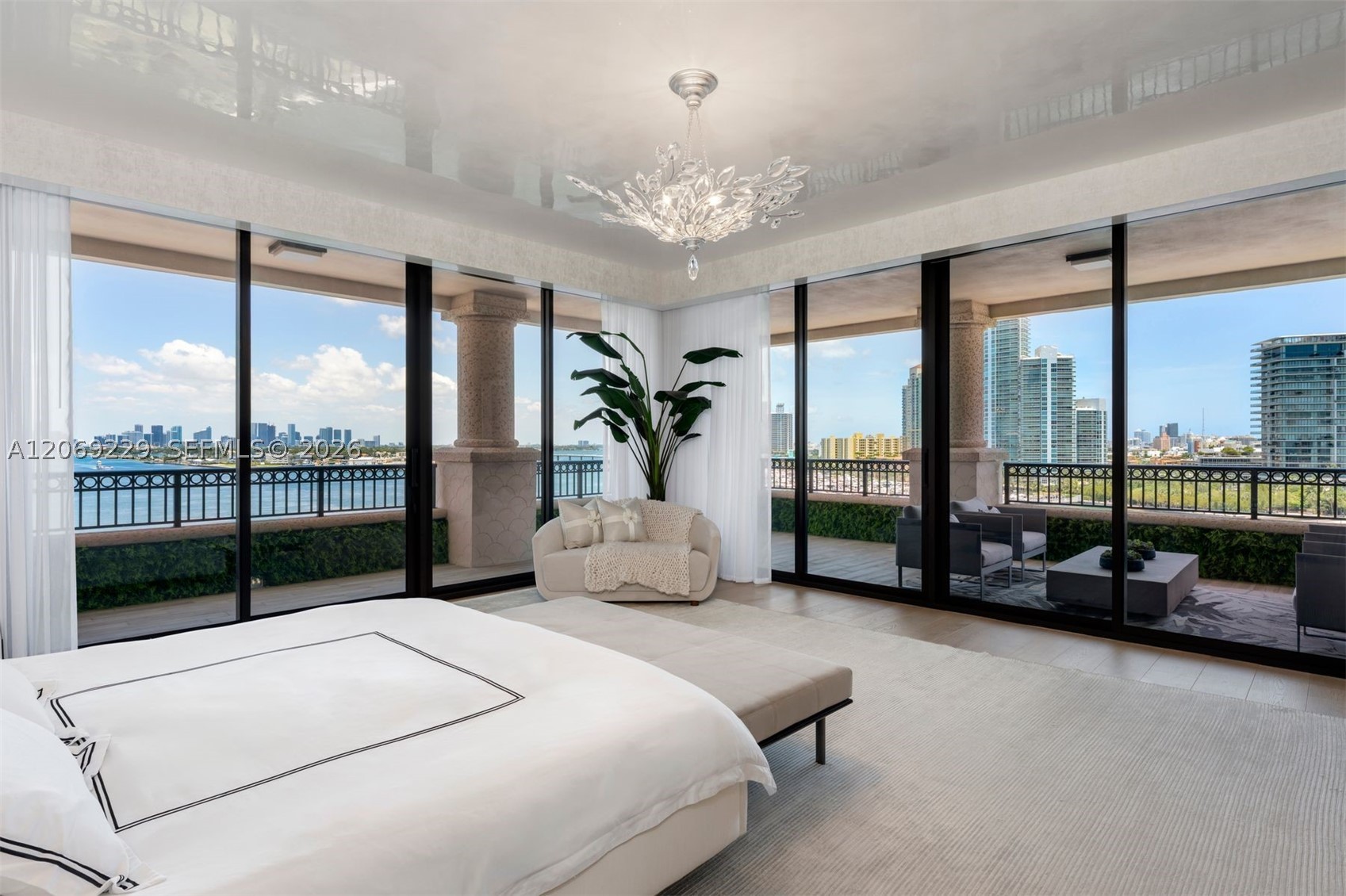 6893 Fisher Is Dr 6893rd Lphcenter #6893 Miami Beach, FL 33109