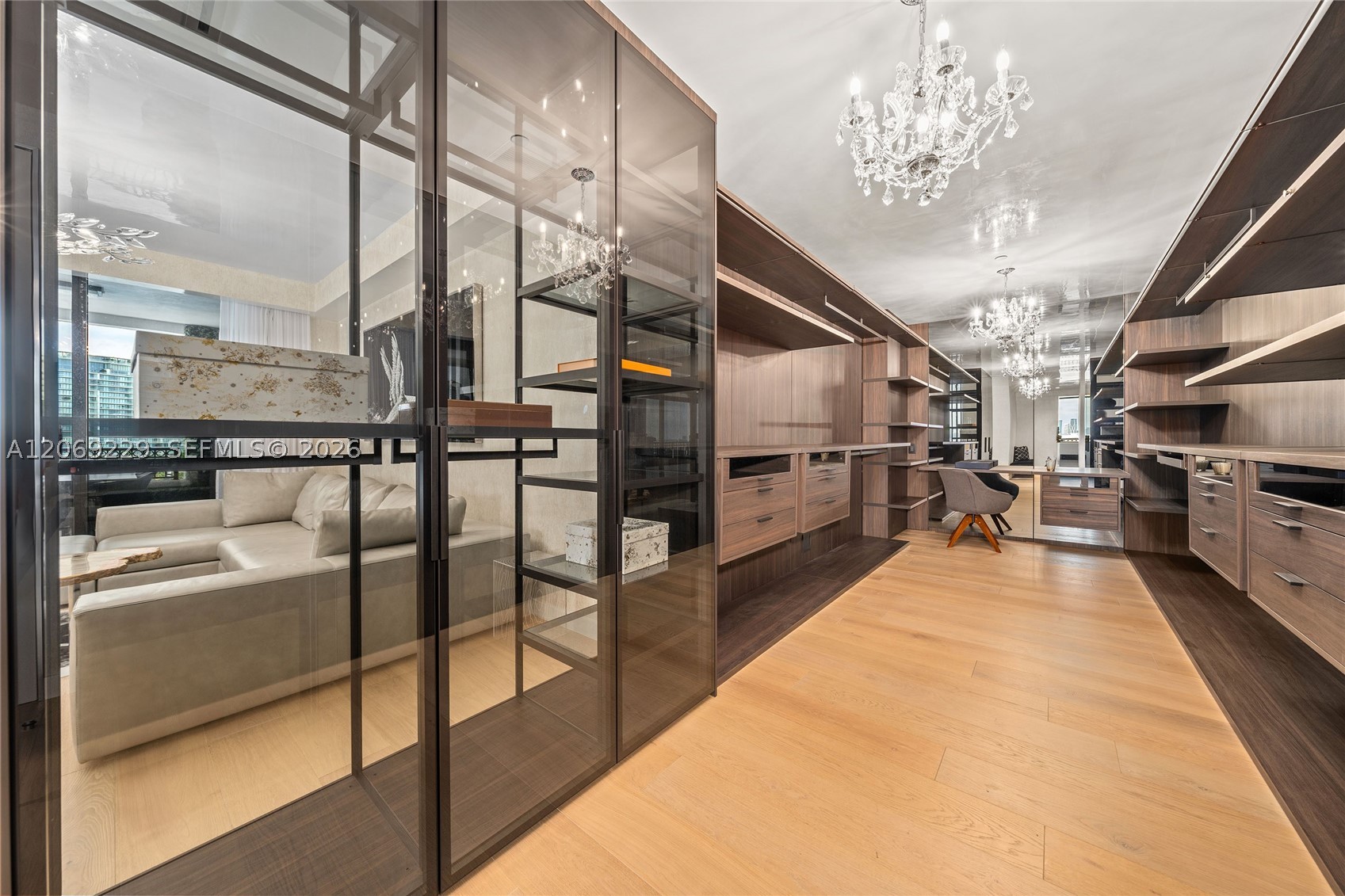 6893 Fisher Is Dr 6893rd Lphcenter #6893 Miami Beach, FL 33109
