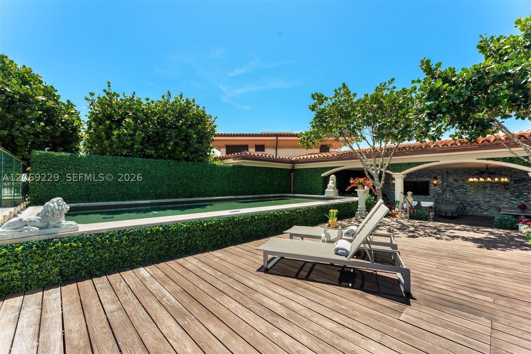 6893 Fisher Is Dr 6893rd Lphcenter #6893 Miami Beach, FL 33109