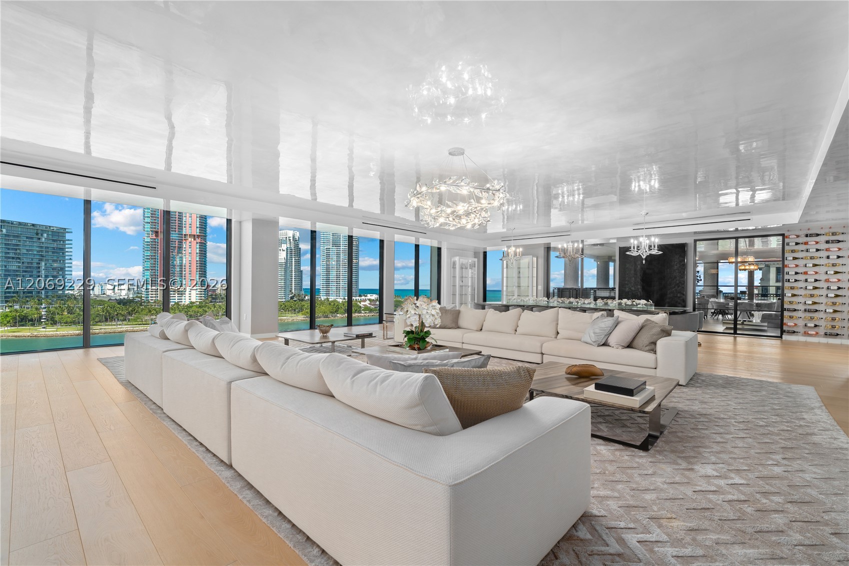 6893 Fisher Is Dr 6893rd Lphcenter #6893 Miami Beach, FL 33109