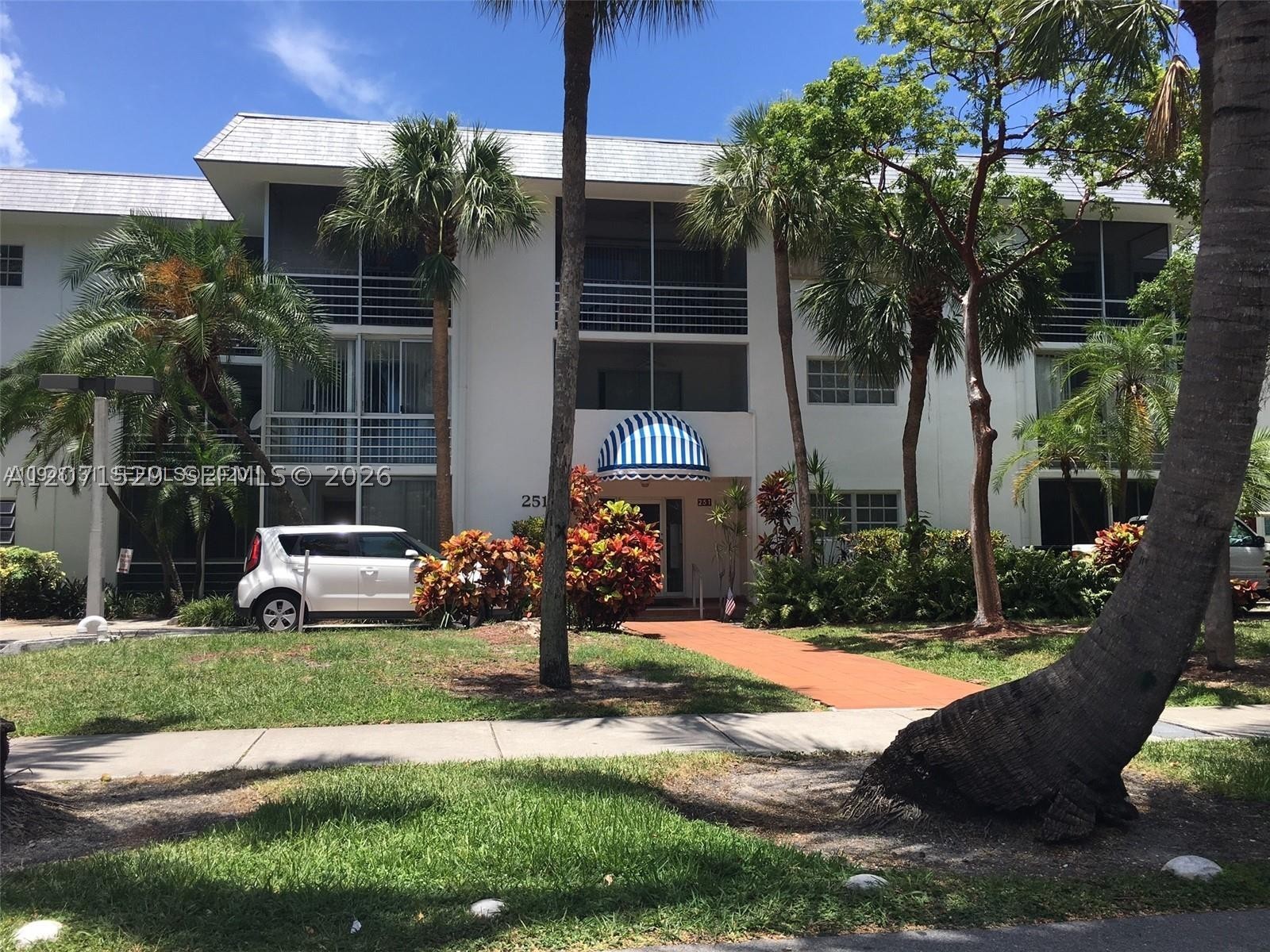 251 Galen Dr #304E