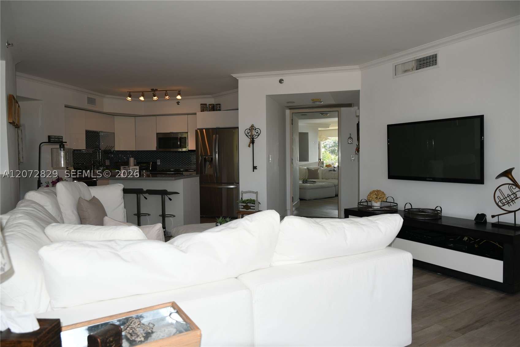 1000 E Island Blvd #303 Aventura, FL 33160